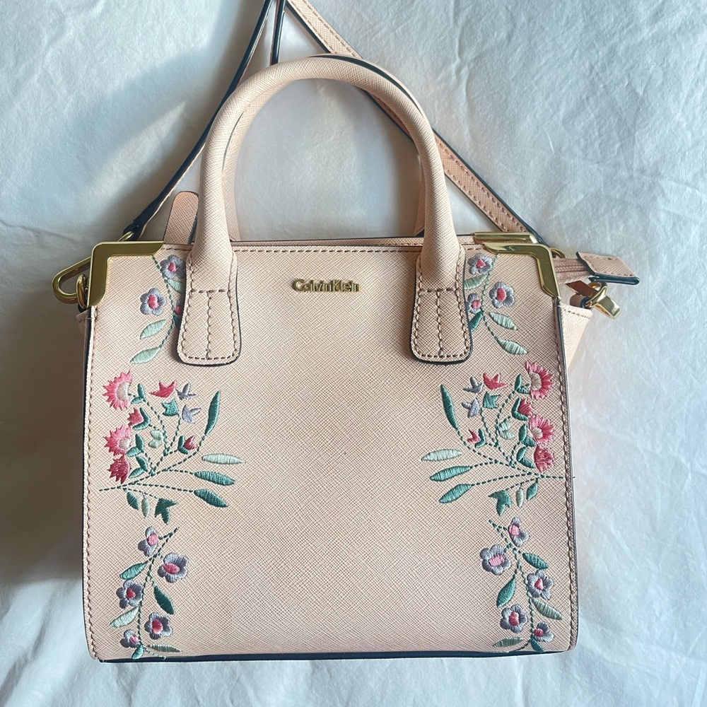Calvin Klein Leather Crossbody bag